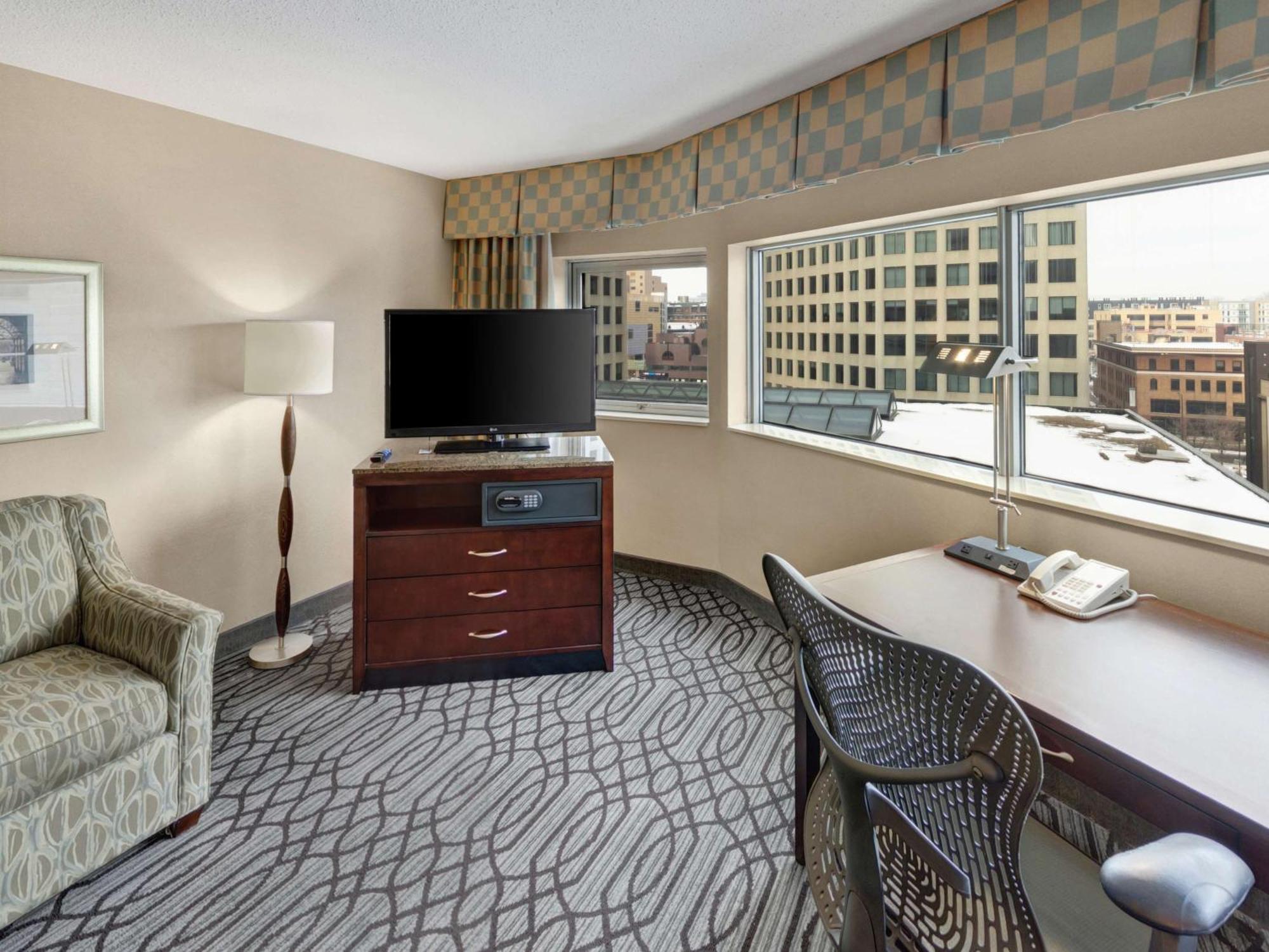 Doubletree By Hilton St Paul Downtown Hotel Saint Paul Exterior foto